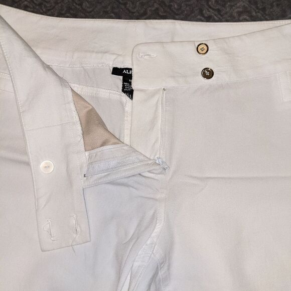 Alfani white capri's - Picture 3 of 4
